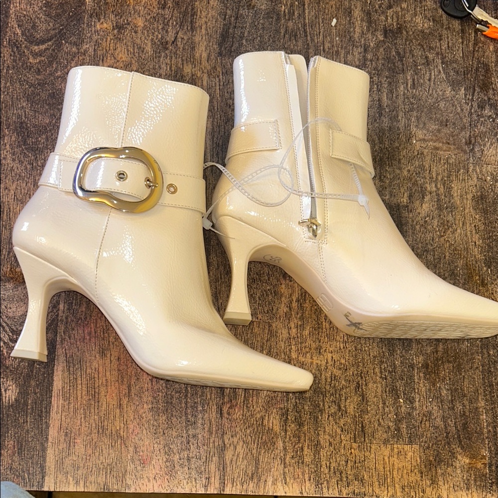 GB girls Cream Patent Pointed-Toe Ankle Boots with Gold Buckle